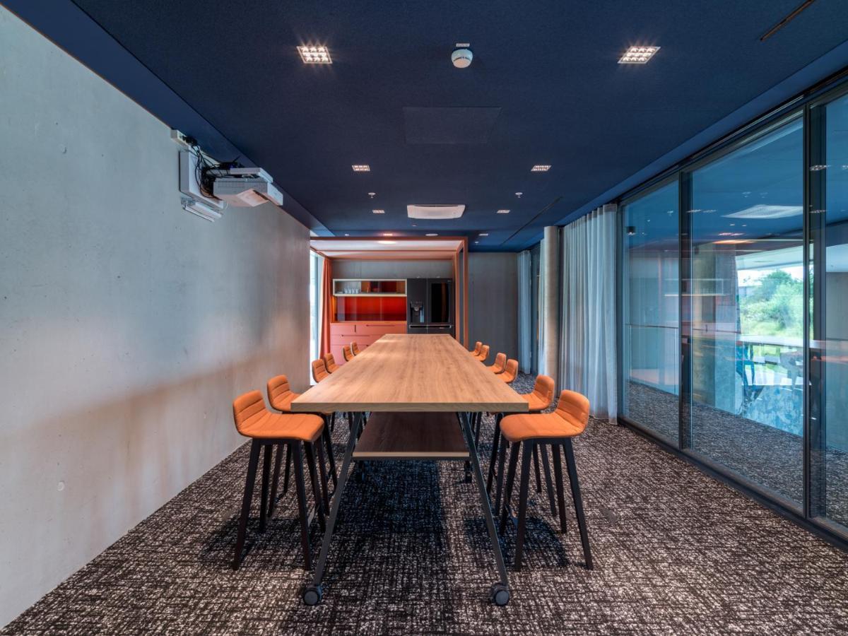 B'Mine Hotel Frankfurt Airport Франкфурт-на-Майне Экстерьер фото